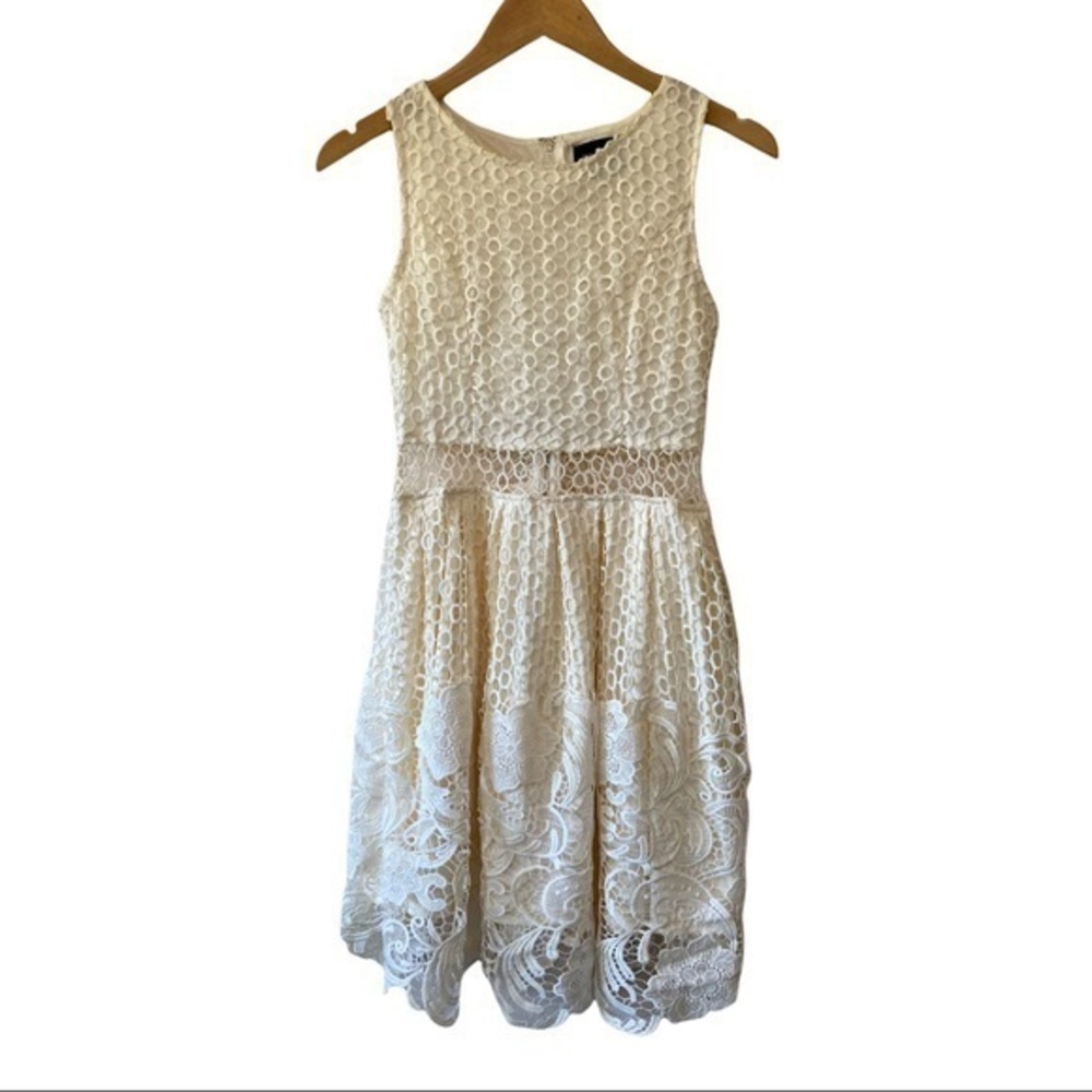 Romeo and Juliet Couture Cream Lace Dress, Knee Length, Size Small, NWOT